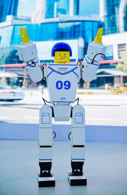 鹿明机器人高交会硬核亮相，具身智能引领机器人产业新篇章