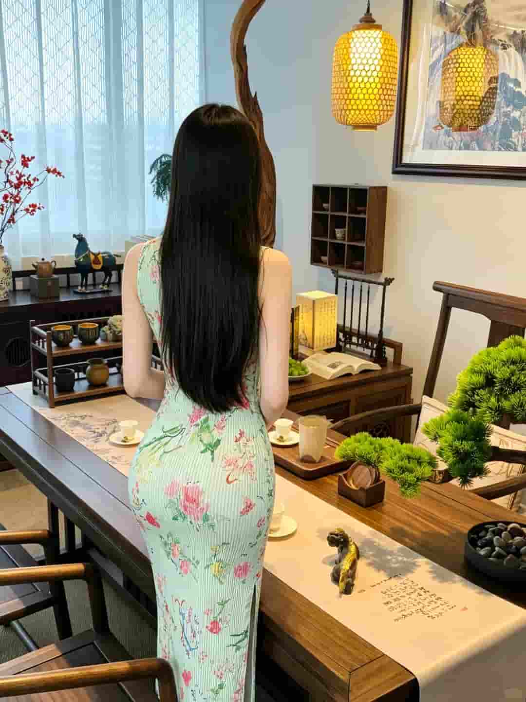 周棠她是工作室唯一会做黄茶的人