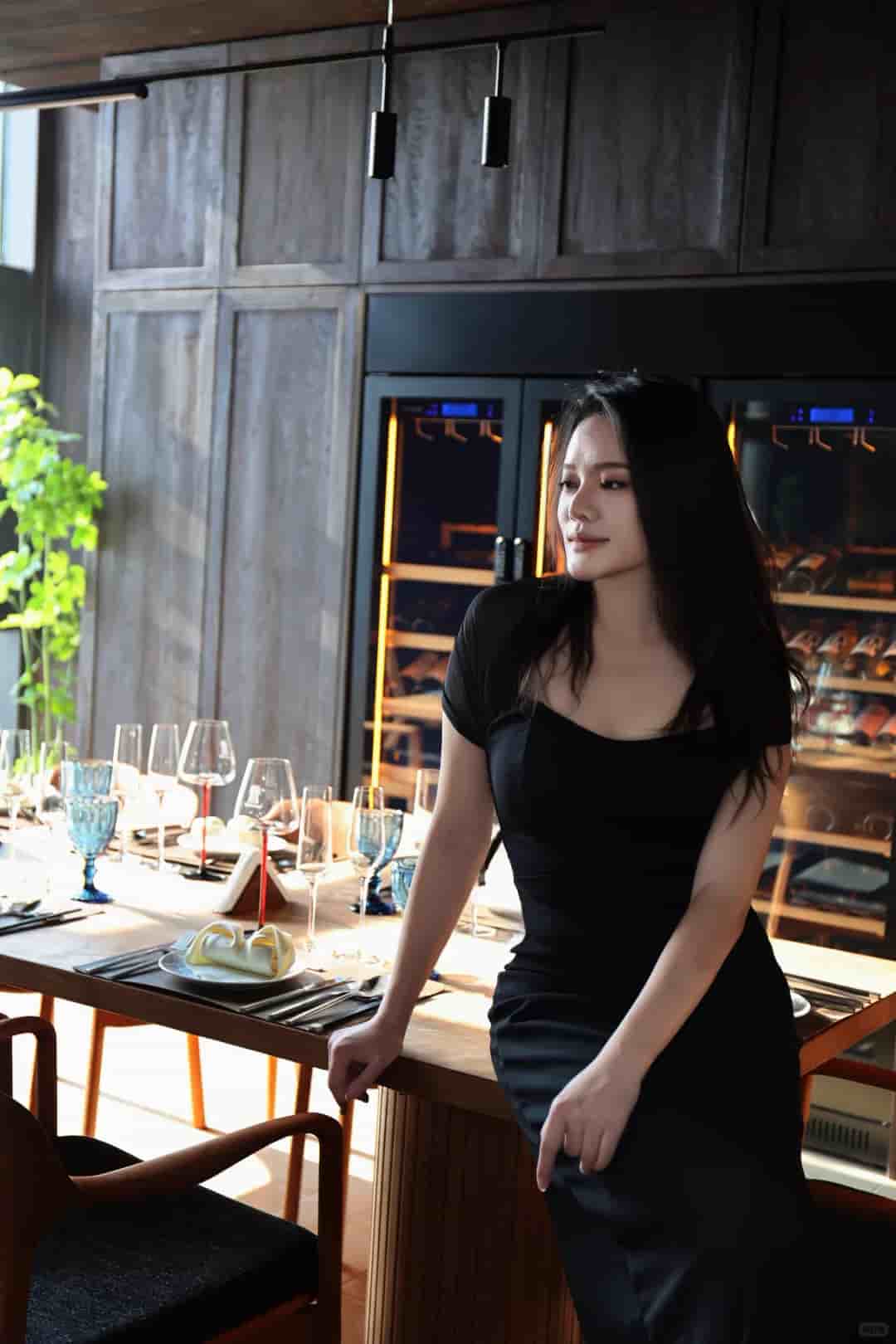 温如她的盖碗磕了个小口